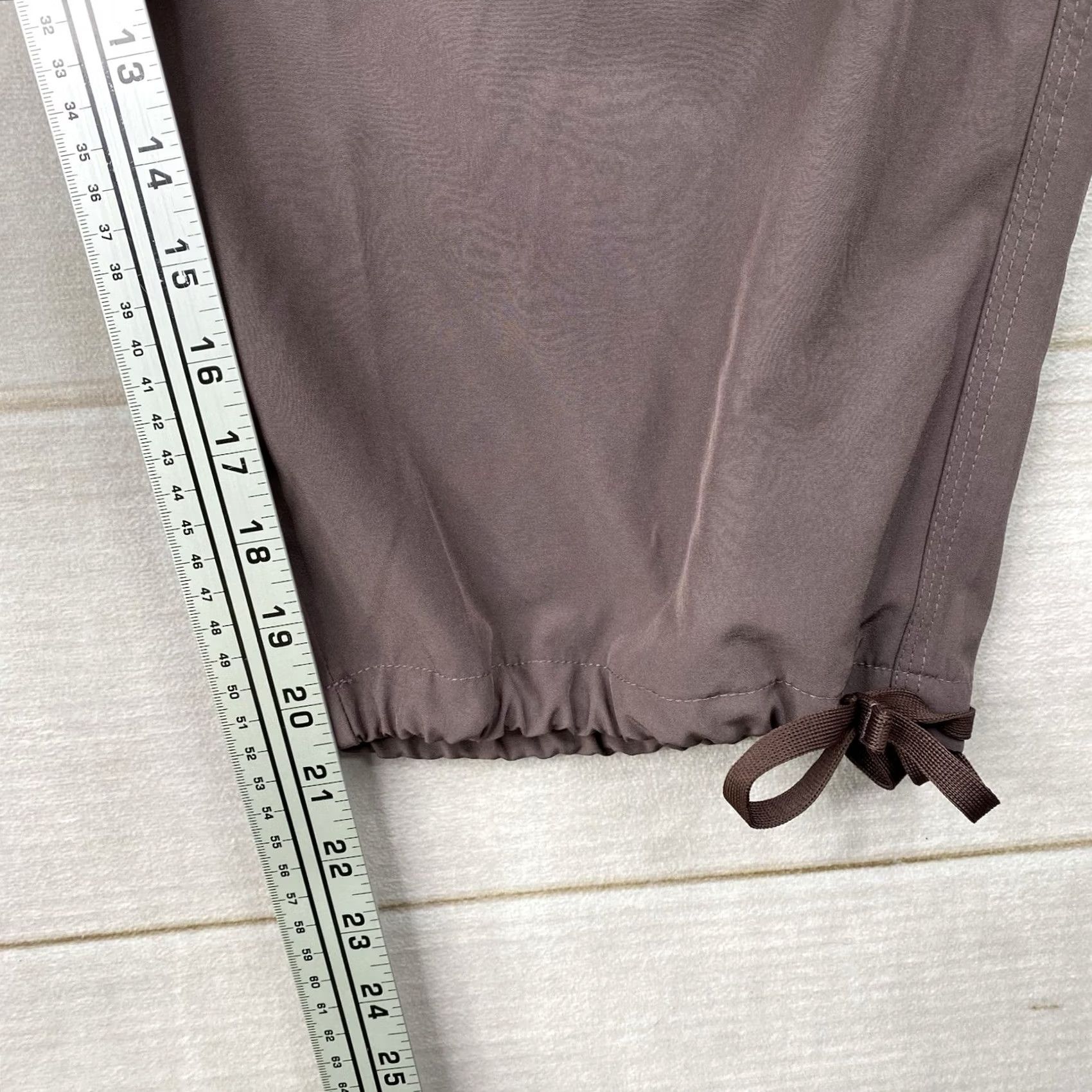 Vintage Soothfeel Purple Lightweight Quick Dry Capris Pants Women 3XL Cargo Pockets Capri Trousers Sports Style Lounge Rise High Slim Womens Size 40" / US 18 - 5 Thumbnail