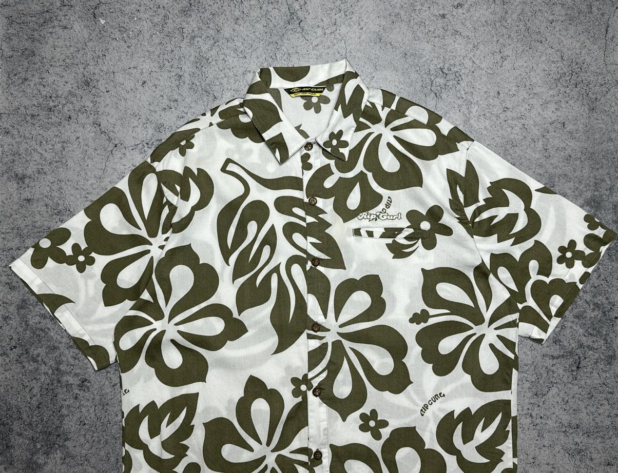 Rip Curl Vintage Rip Curl Floral Hawaiian Y2K Button Up Surf Shirt Size US L / EU 52-54 / 3 - 2 Thumbnail