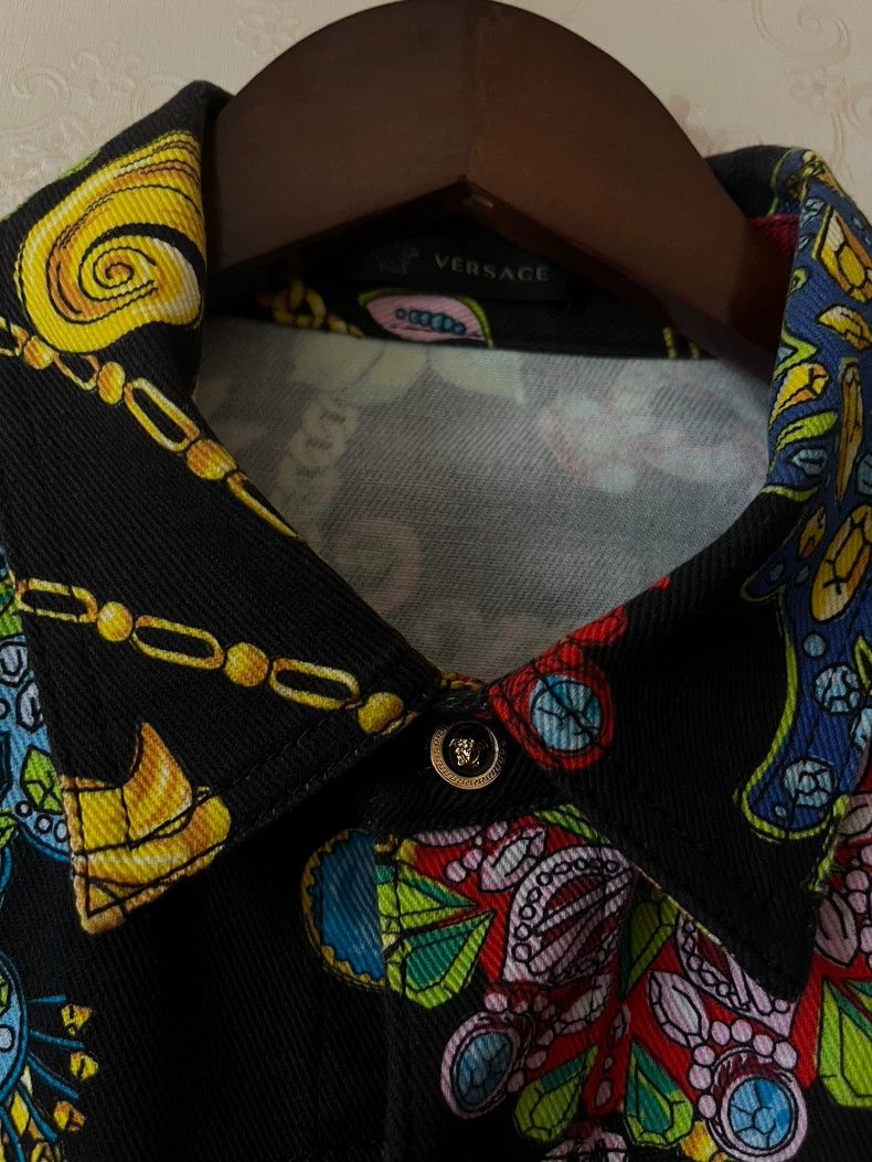 Versace Versace Printed denim jacket top Size US L / EU 52-54 / 3 - 3 Thumbnail