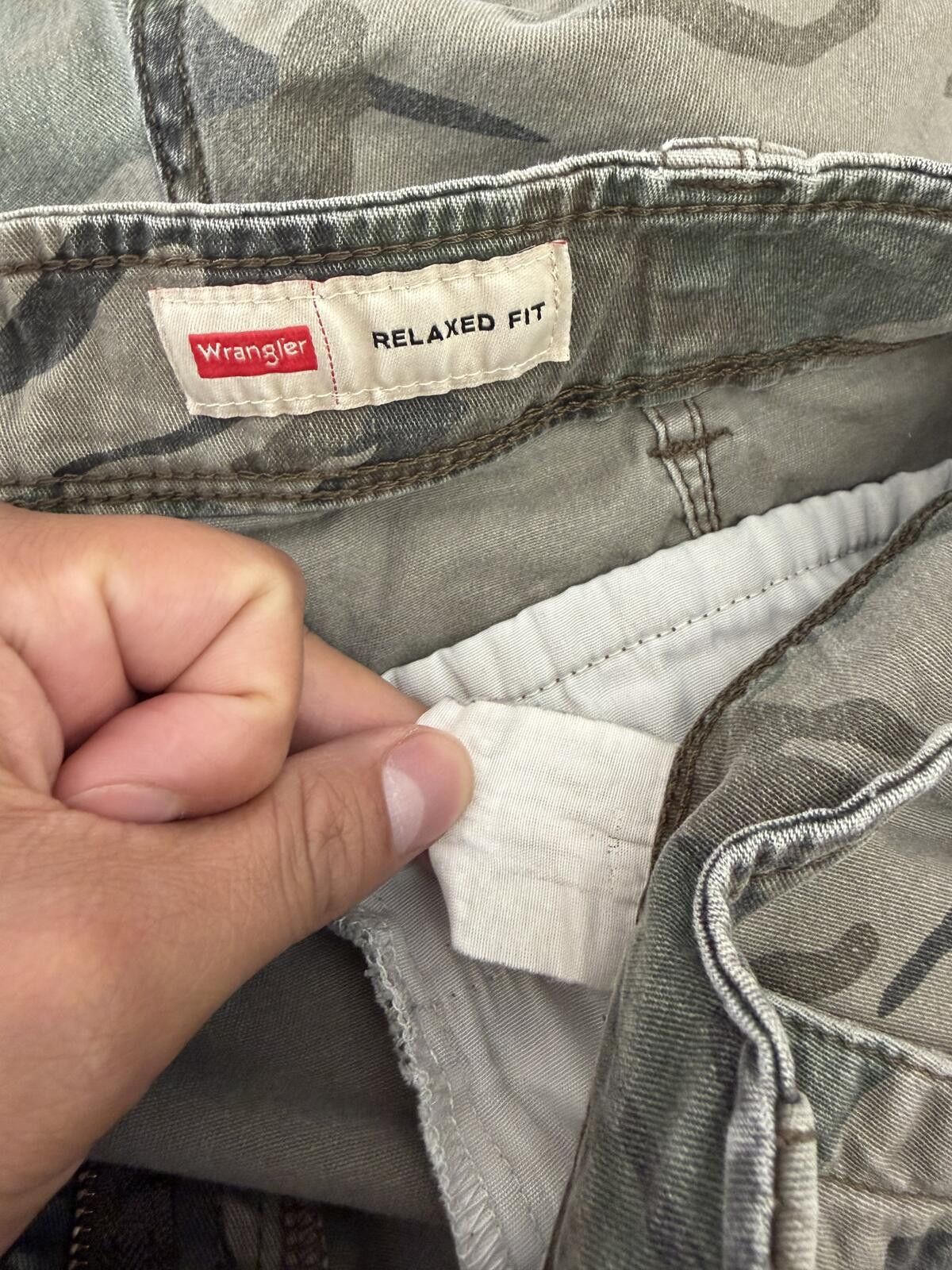 Wrangler Vintage Y2K Wrangler Relaxed Fit Camo Cargo Shorts Grunge 38 Size US 38 / EU 54 - 5 Thumbnail