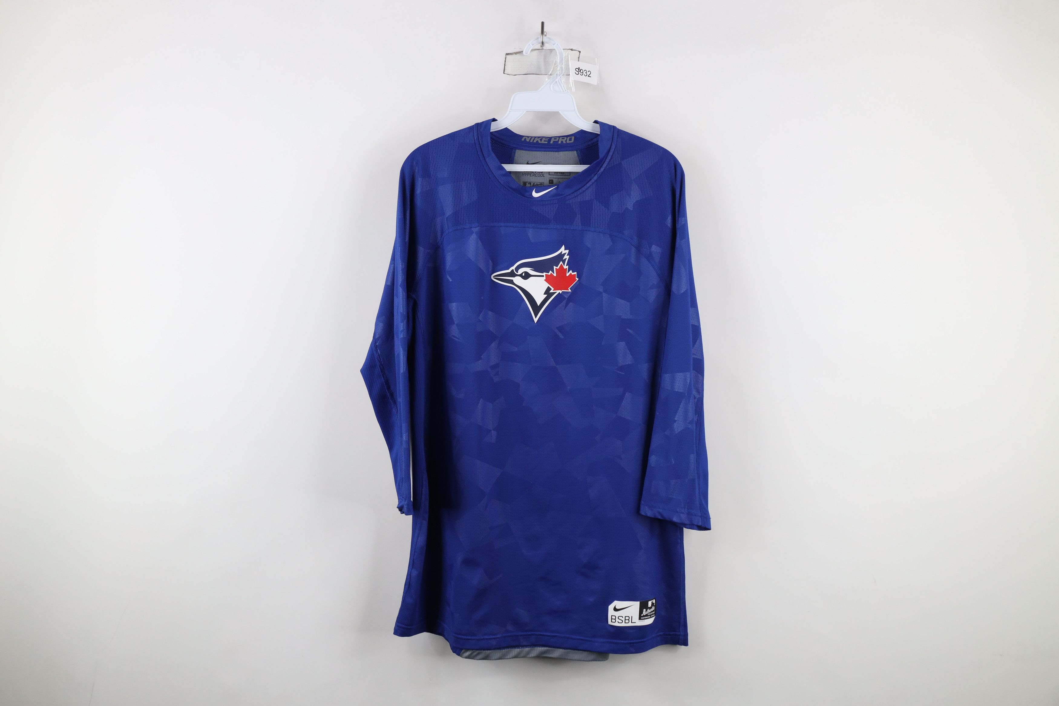 Nike × Vintage Nike Pro Hypercool Fitted Toronto Blue Jays Raglan T-Shirt Size US L / EU 52-54 / 3 - 1 Thumbnail