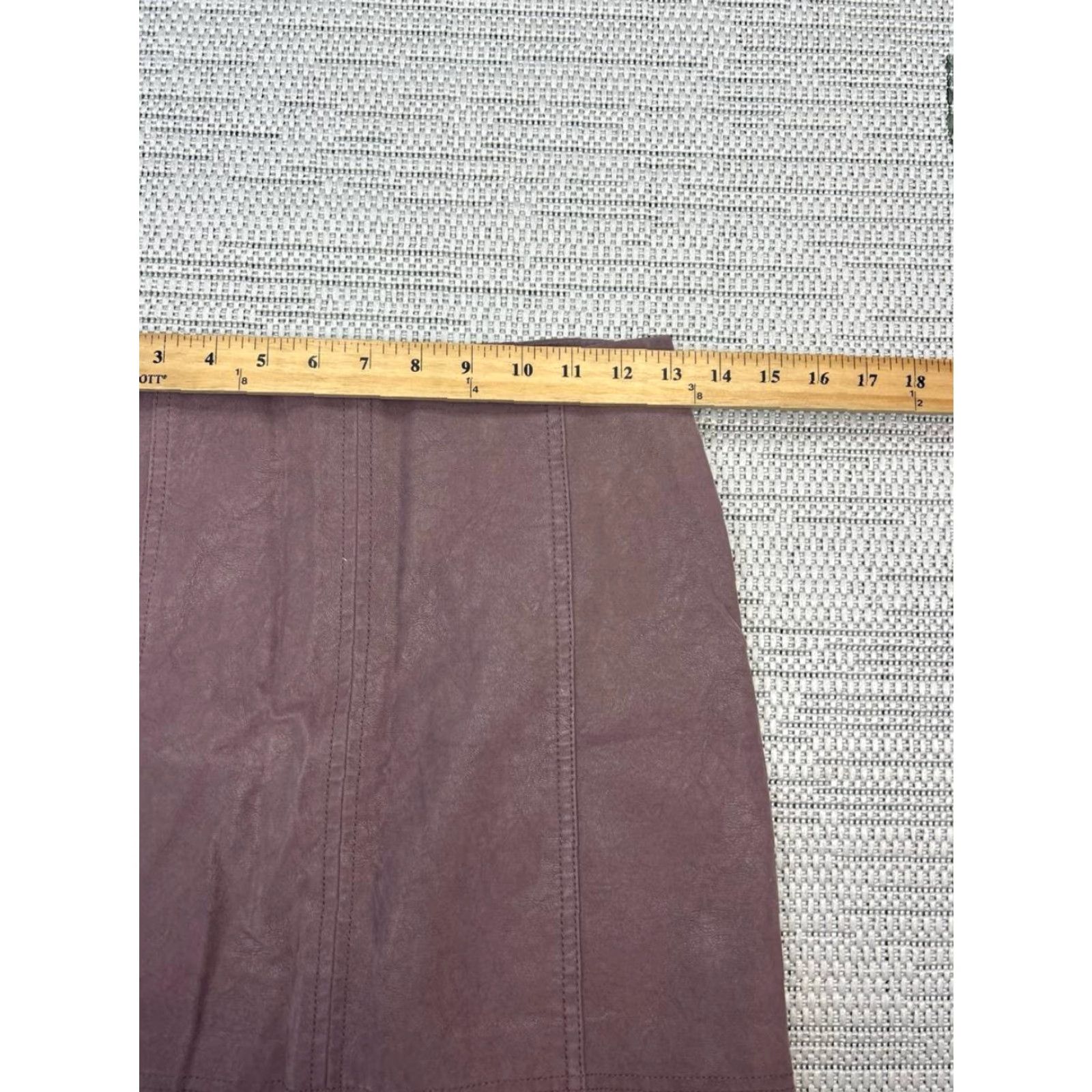 Free People Free People Skirt Womens 2 Purple Vegan Suede Mini Back Zip Straight And Pencil Size 26" / US 2 / IT 38 - 5 Thumbnail