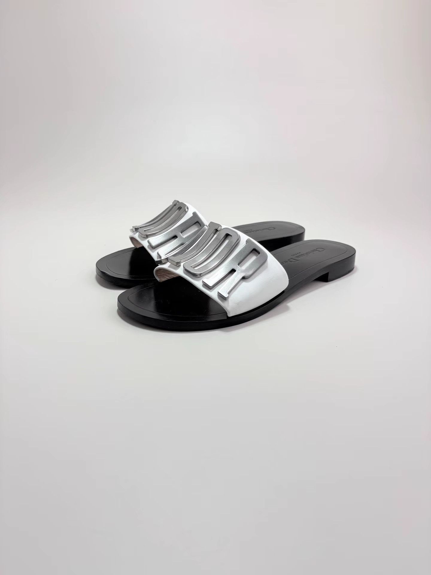 Dior DIOR Logo Slide Sandals K1 Size US 7 / IT 37 - 1 Thumbnail