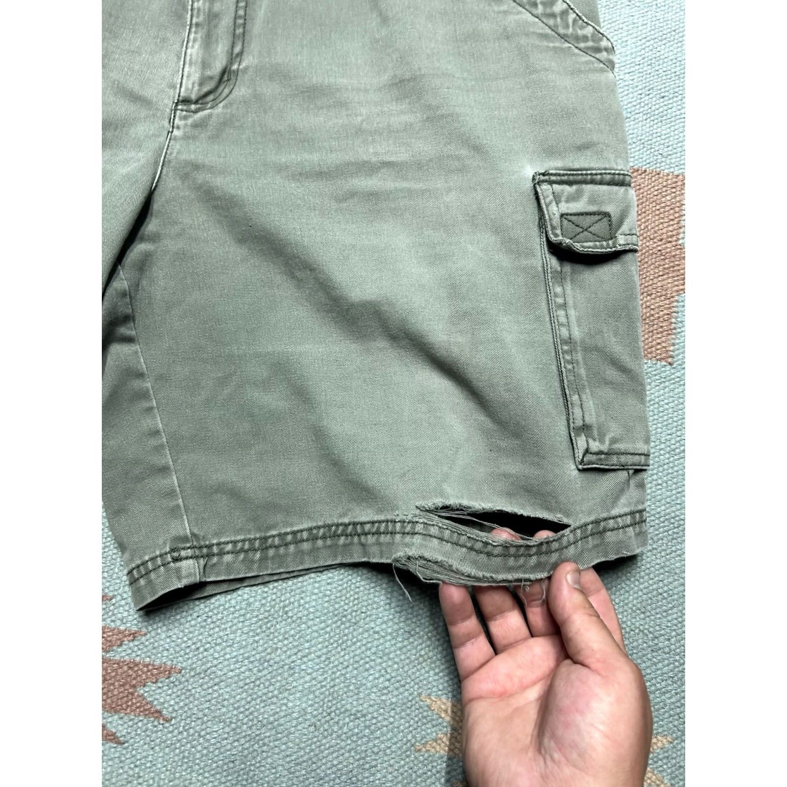 Faded Glory Faded Glory Cargo Shorts Shirt Cargo Men 36 Green Distressed Twill Cotton Utility Pockets 90s Skater Size US 36 / EU 52 - 3 Thumbnail