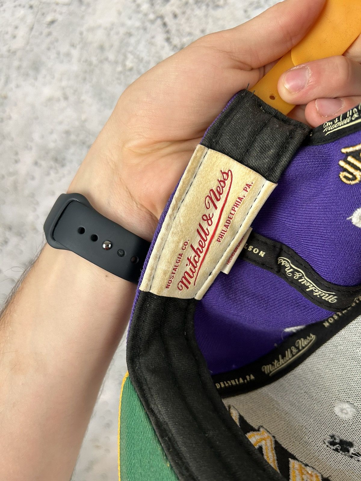 Mitchell & Ness Vintage LA Lakers Mitchell and Ness Snap Back Hat Retro 90s Size ONE SIZE - 6 Thumbnail