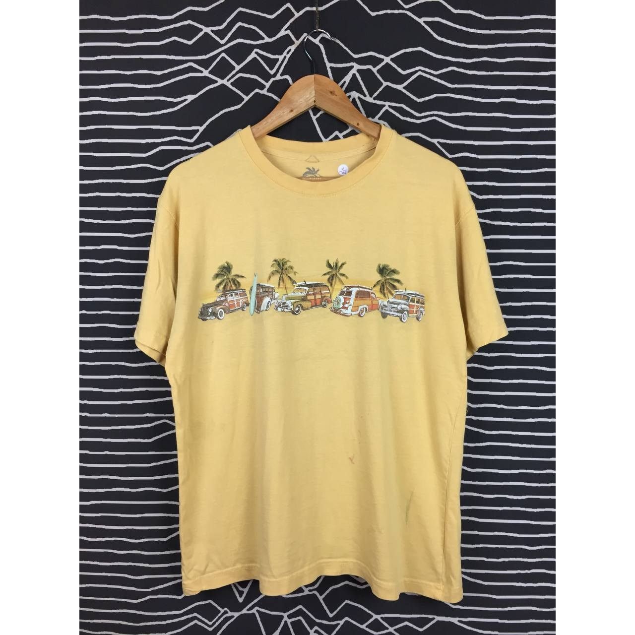 Vintage Newport Blue Vintage Classic Cars On Beach Graphic Tee Size US M / EU 48-50 / 2 - 1 Thumbnail