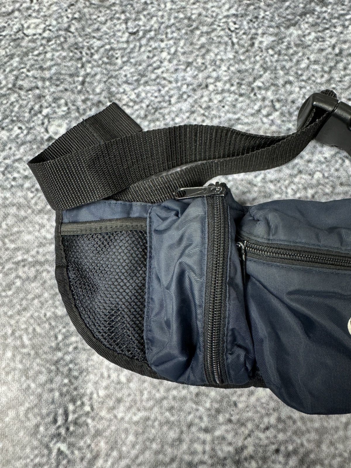 Nike Nike Vintage 90s Waist Bag Swoosh Logo Fanny Pack Belt Bag Size ONE SIZE - 3 Thumbnail