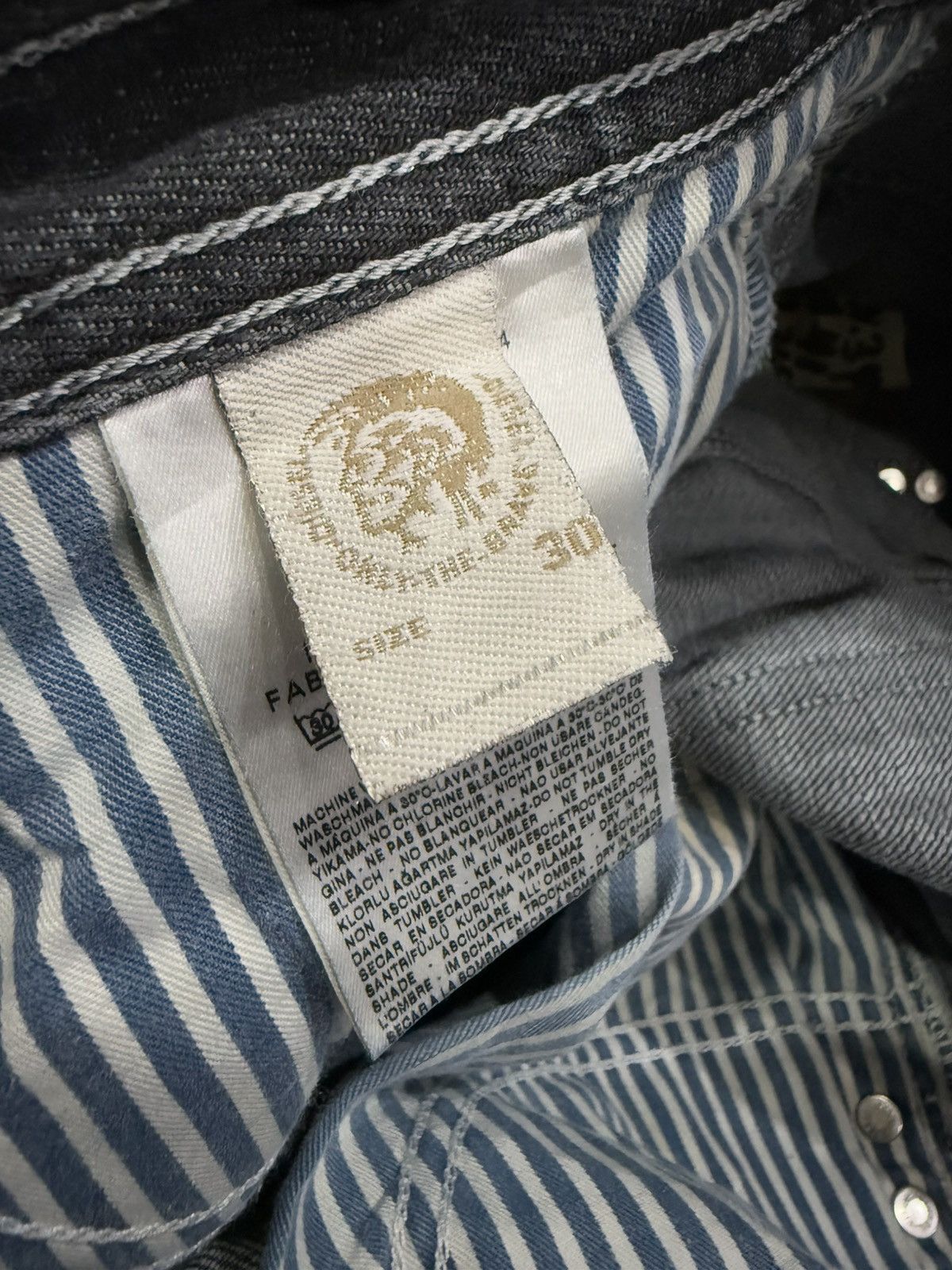 Diesel DIESEL TIMMEN DISTRESSED JEANS STYLE Size US 32 / EU 48 - 12 Thumbnail