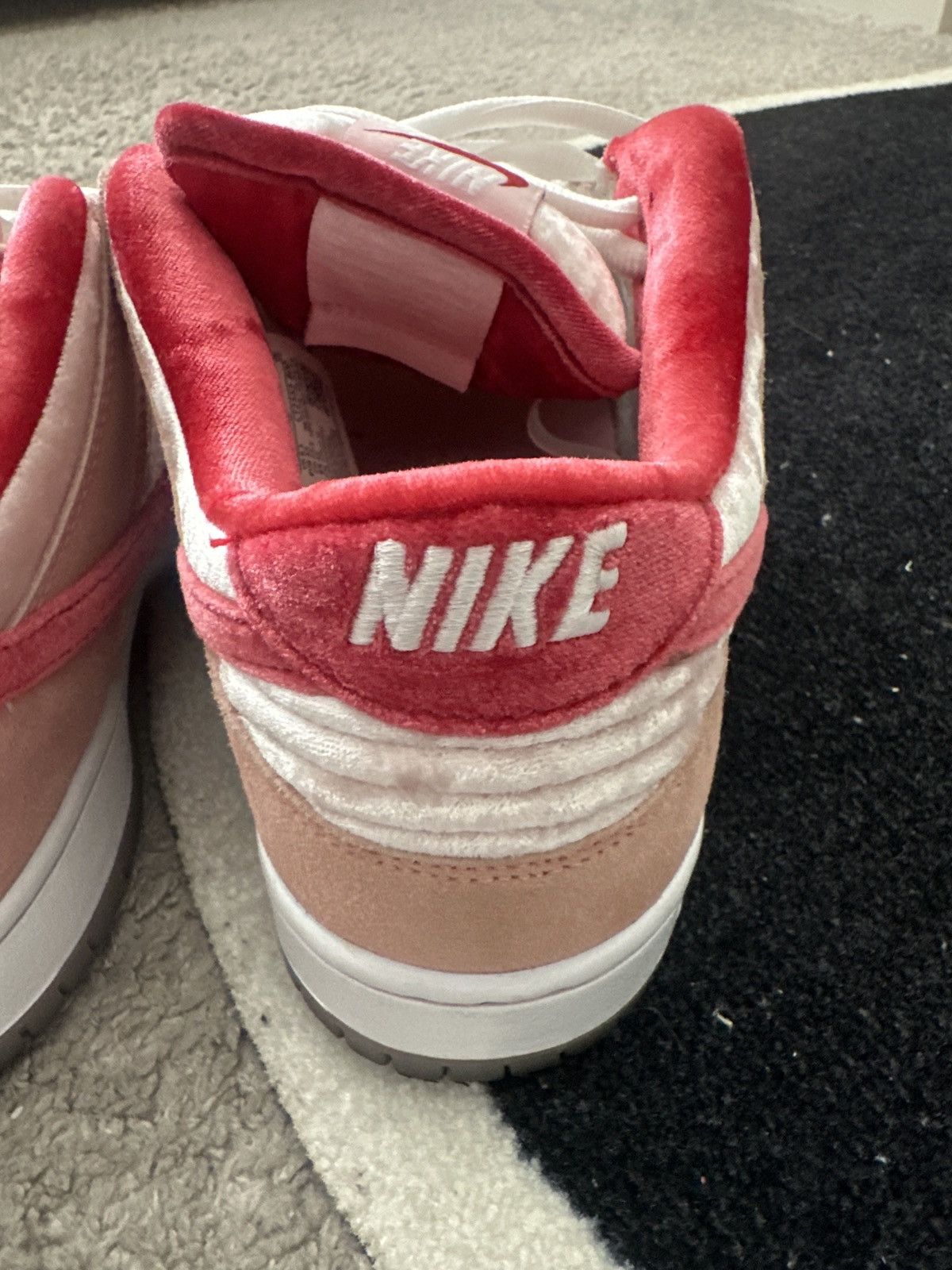 Nike × StrangeLove Skateboards Nike SB Dunk Low Strangelove Skateboards Size US 9.5 / EU 42-43 - 17 Thumbnail
