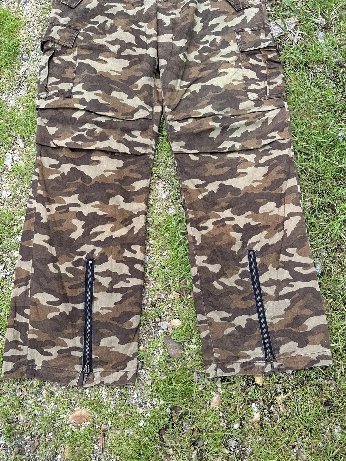 Japanese Brand MALA VITA JAPAN CAMOUFLAGE UTILITY CARGO TACTICAL PANTS Size US 34 / EU 50 - 5 Thumbnail
