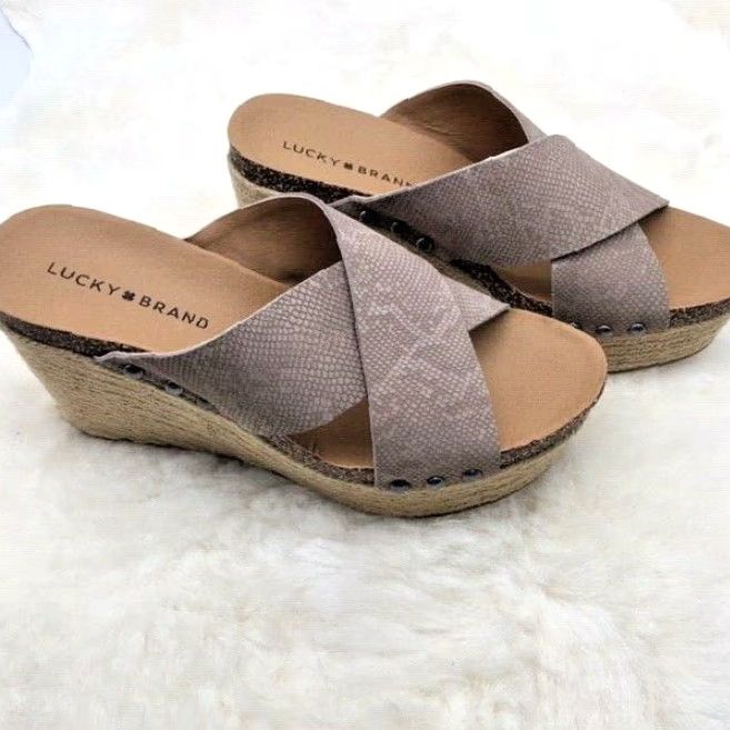 Lucky Brand Lucky Brand Women's Sandal Neeka - Feather Grey - US9 Medium - Leather Wedge Sandal - Casual/Fancy - 2016+ - Womens Size US 9 / IT 39 - 3 Thumbnail