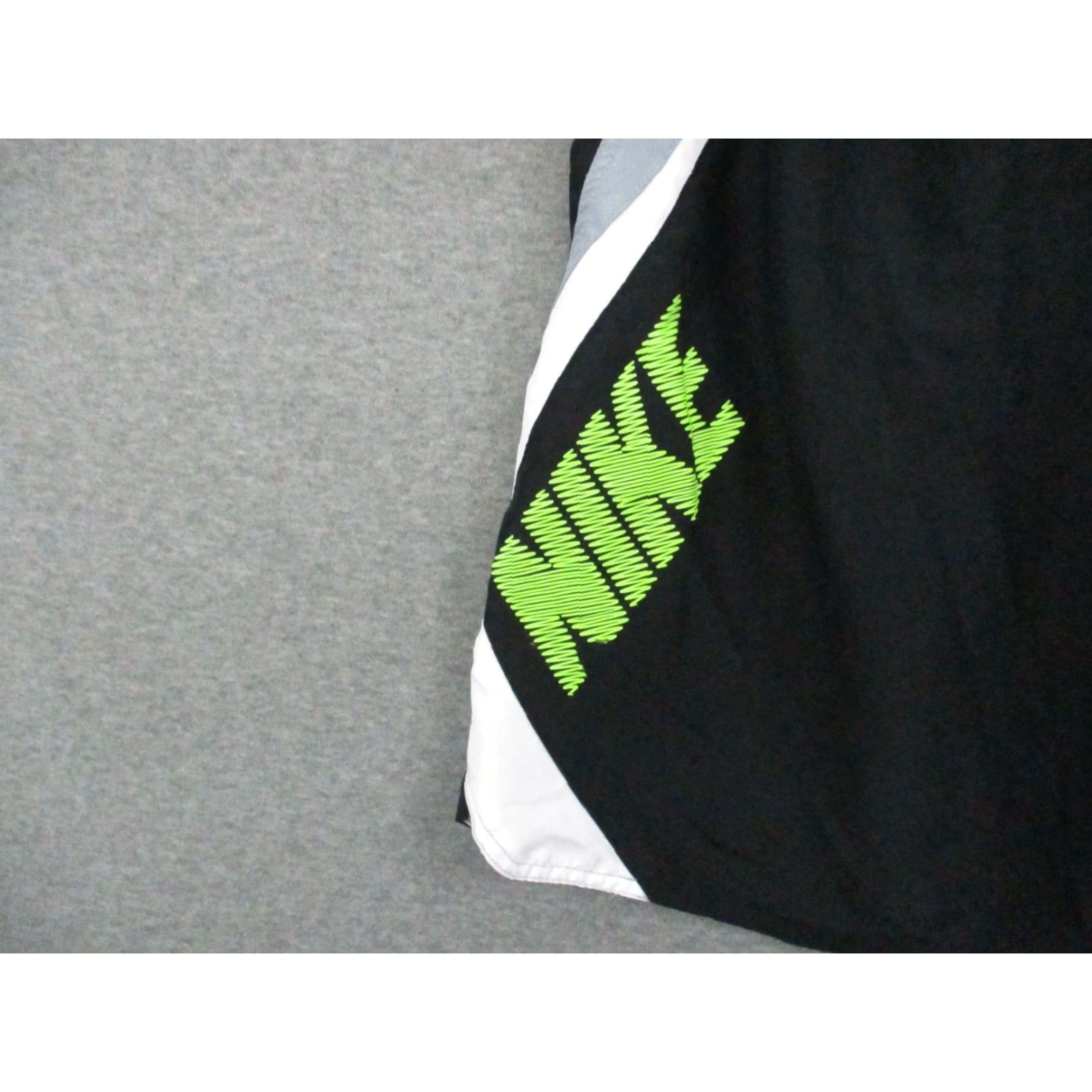 Nike Nike Shorts Basketball Mens Small Black Neon Logo Colorblock Drawstring Athletic Size US 26 / EU 42 - 5 Thumbnail