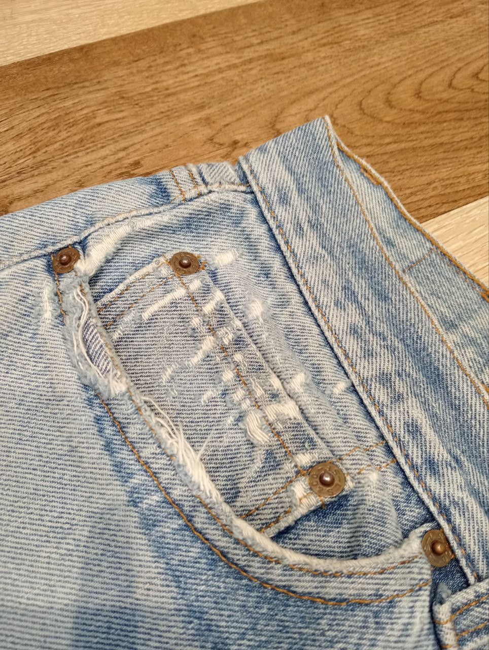 Levi's Vintage Clothing VINTAGE LEVI'S 501 BLUE DISTRESSED DENIM JEANS Size US 36 / EU 52 - 8 Thumbnail