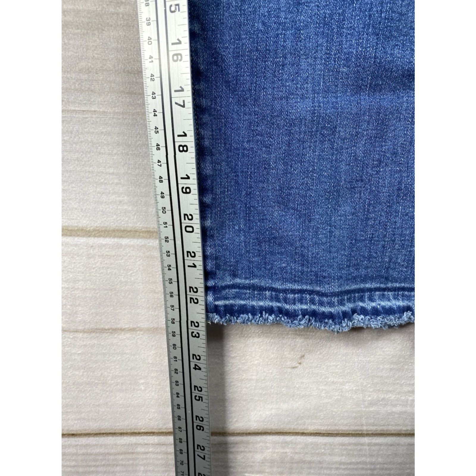 Vintage Chicos Jeans Sz 3 16 High Rise Straight Leg Crop Distressed Denim Stretch 5-Pocket Button Zip Size 26" / US 2 / IT 38 - 4 Thumbnail