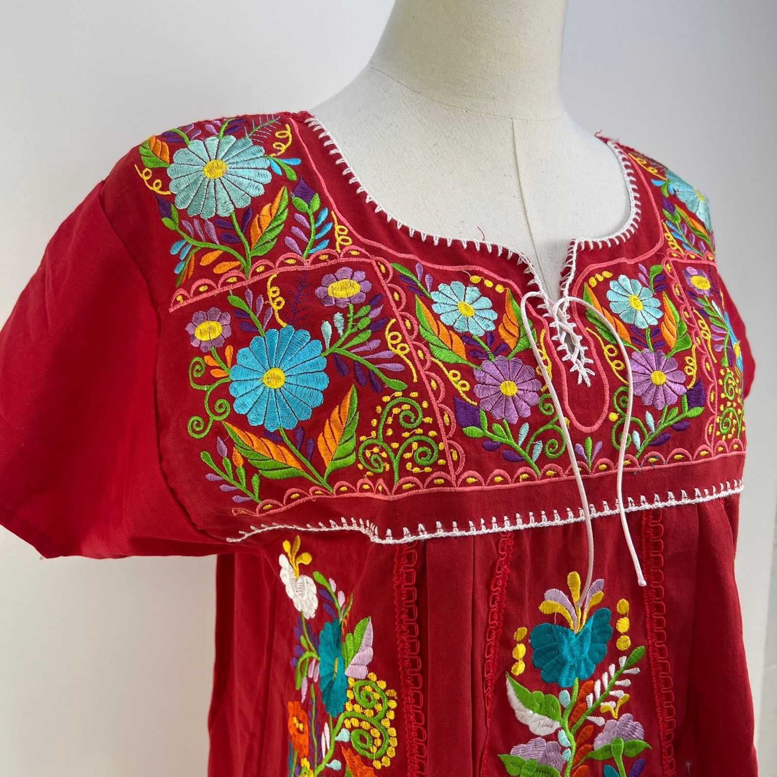 Handmade Handmade Embroidered Floral Mexican Dress Red Size M / US 6-8 / IT 42-44 - 2 Thumbnail