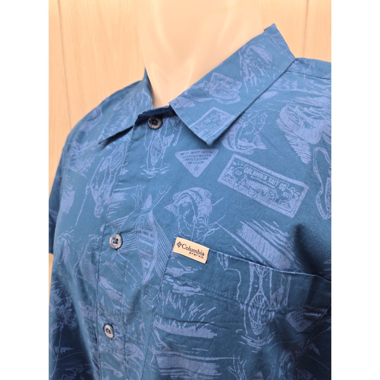 Vintage VINTAGE Columbia Vented PFG Fishing Blue All Over Print Button Down Shirt Size Large Size US L / EU 52-54 / 3 - 5 Thumbnail