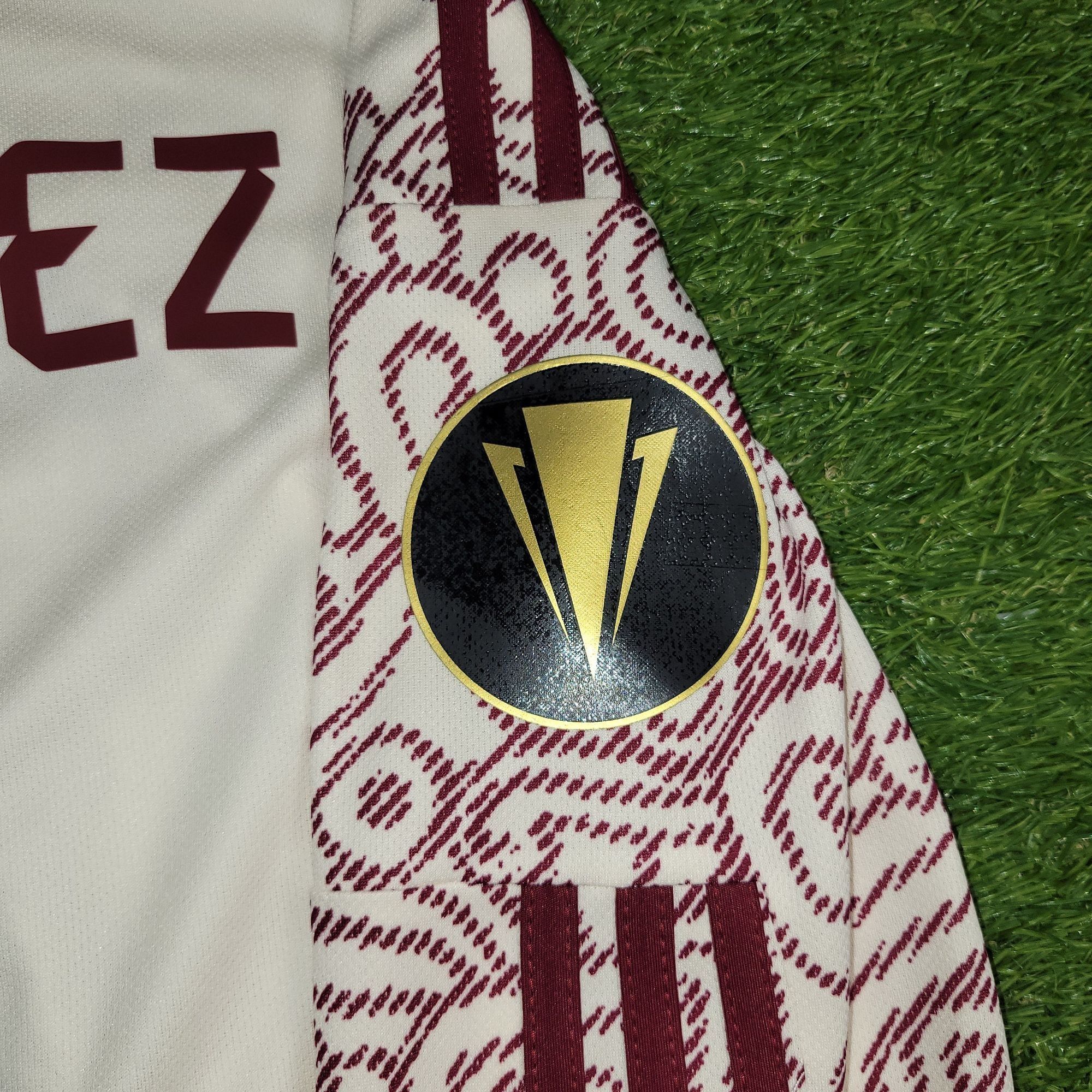 Adidas Alvarez Mexico 2022 2023 GOLD CUP Away Soccer Jersey M Size US M / EU 48-50 / 2 - 5 Thumbnail