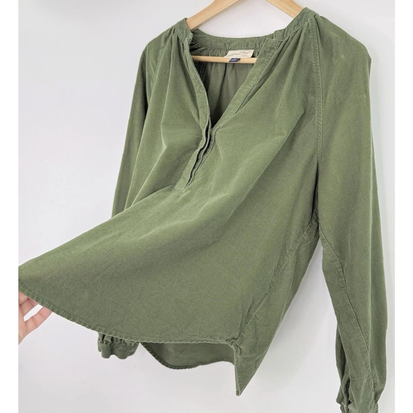 Vintage Universal Thread Green Corduroy Relaxed Fit Blouse M Women's Shirt Long Sleeve Henley Button Solid Boho Peasant Academia Vintage: No Size M / US 6-8 / IT 42-44 - 2 Thumbnail