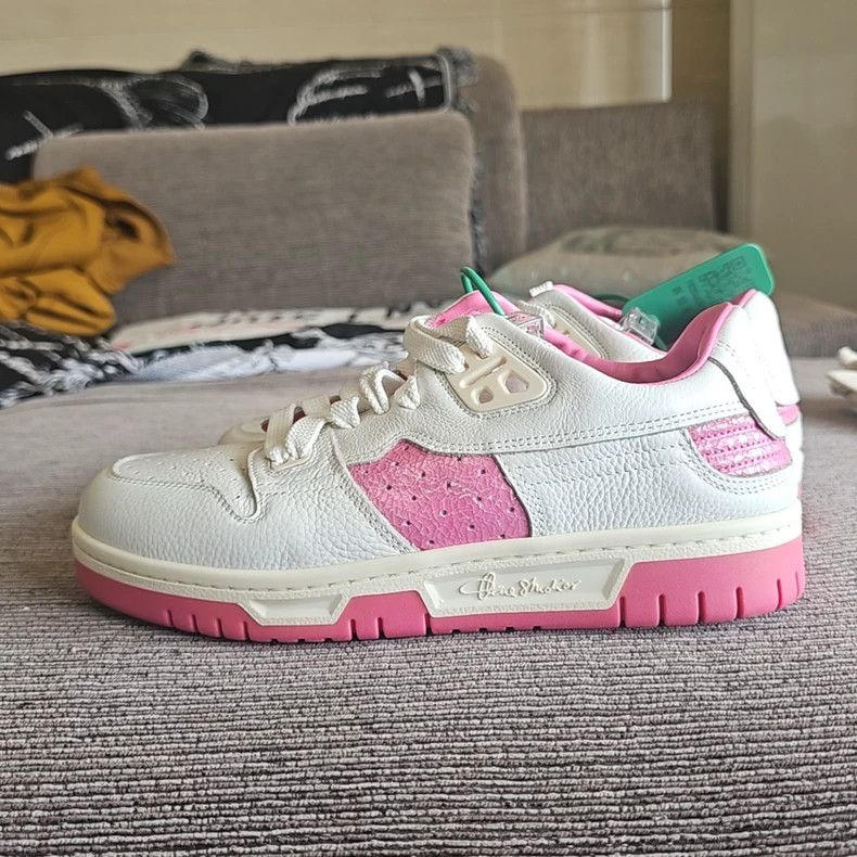 Acne Studios Acne Studios White low-top fashionable sneakers Size US 7.5 / IT 37.5 - 1 Thumbnail