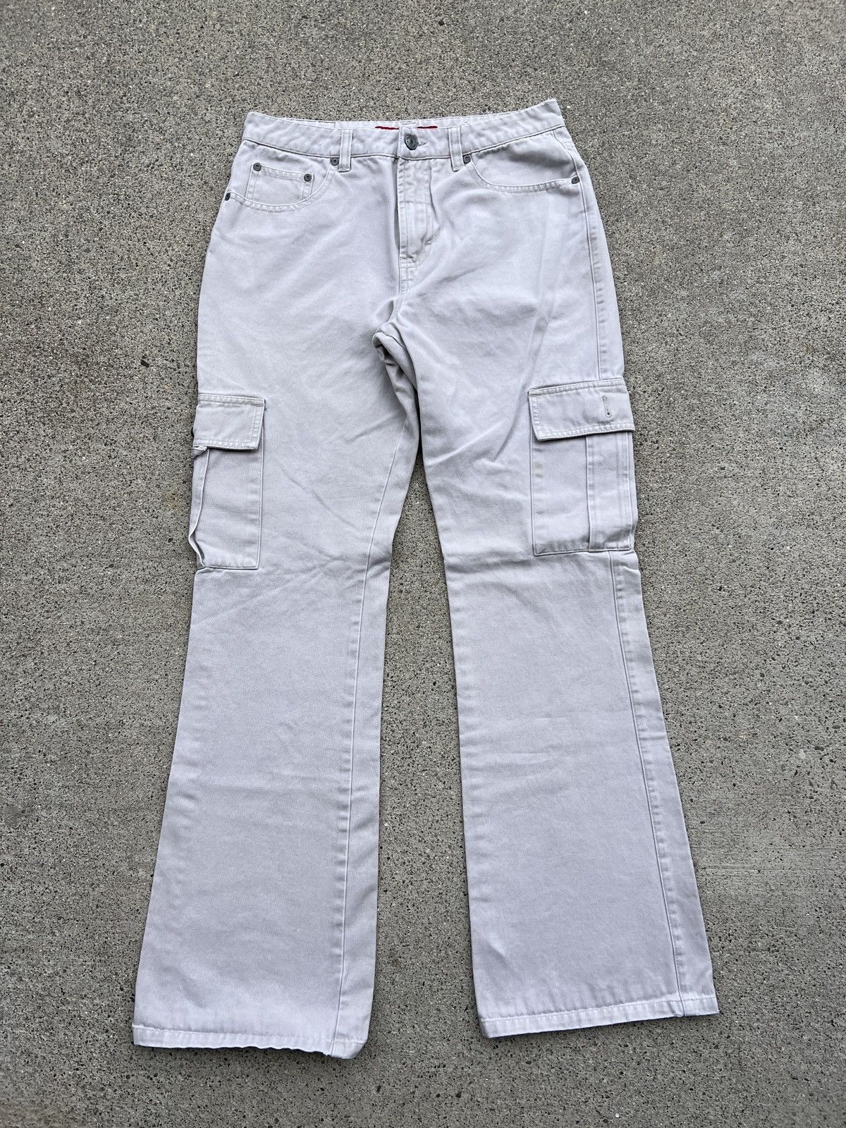 UNIONBAY × Vintage Y2K Union Bay Light Grey Low Rise Flare Cargo Pants Size 5 Size 27" / US 4 / IT 40 - 1 Thumbnail