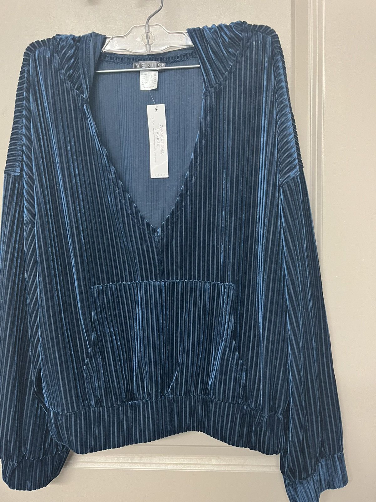 Venus Venus Ribbed Two Piece Lounge Set Hoodie - Size XL NWT Size 40" / US 18 - 1 Thumbnail