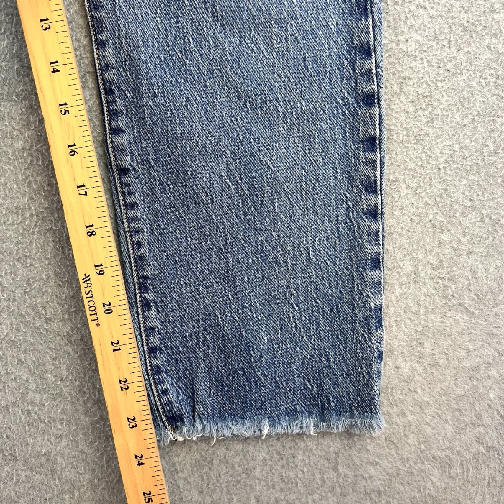 Levi's VINTAGE Levis 501 Jeans Womens 31x26 Blue Medium Wash Straight Leg Denim Casual Size 24" / US 00 / IT 34 - 3 Thumbnail