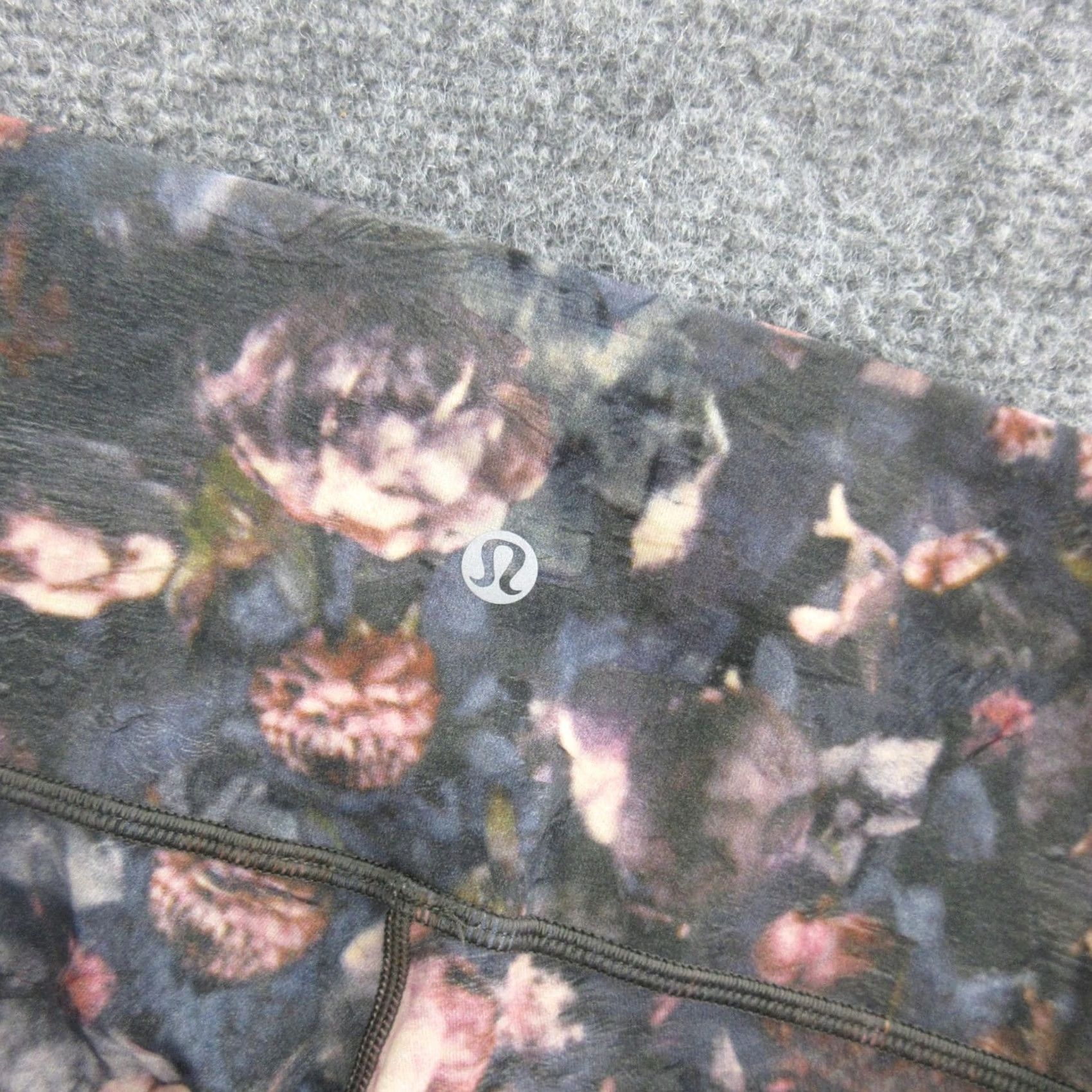 Lululemon VINTAGE Lululemon Pants Womens 4 Black Floral Leggings High Rise Barry's Bootcamp Yoga Size 27" / US 4 / IT 40 - 6 Thumbnail