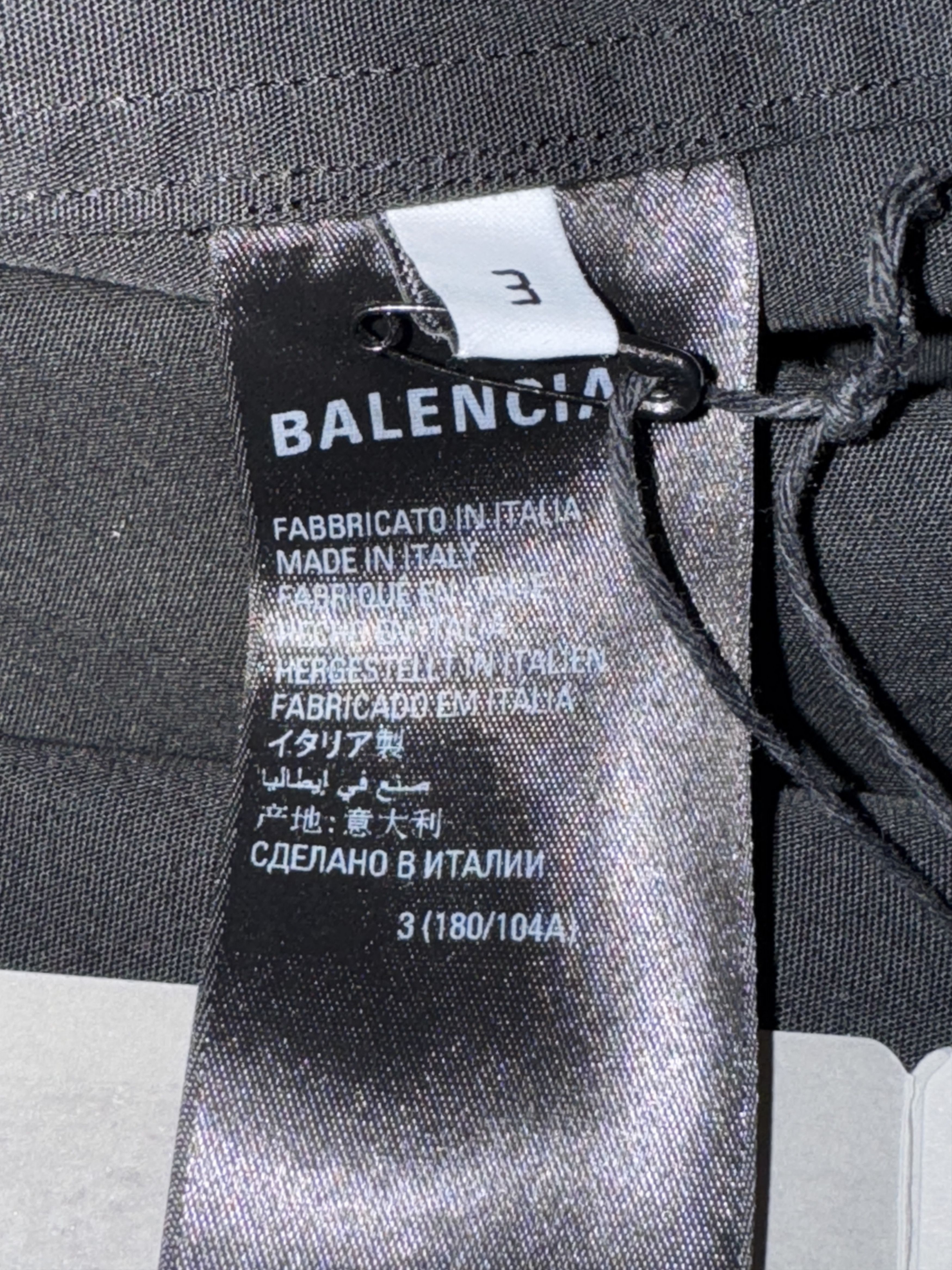 Balenciaga '360 Degree' Winter 022 oversized button down shirt Size US XL / EU 56 / 4 - 11 Thumbnail