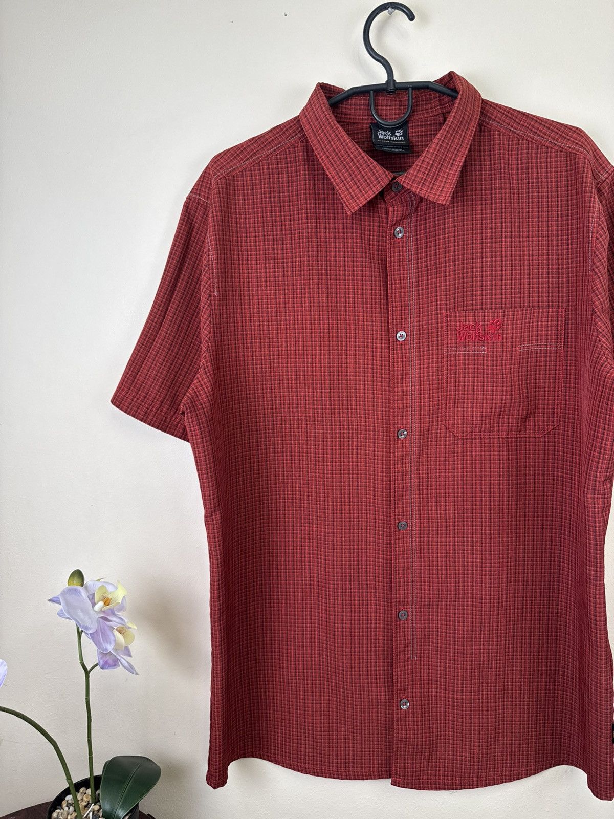 Jack Wolfskin Jack Wolfskin T shirt Shirt Button Up L Checked Casual Red 🏕️ Size US L / EU 52-54 / 3 - 13 Thumbnail