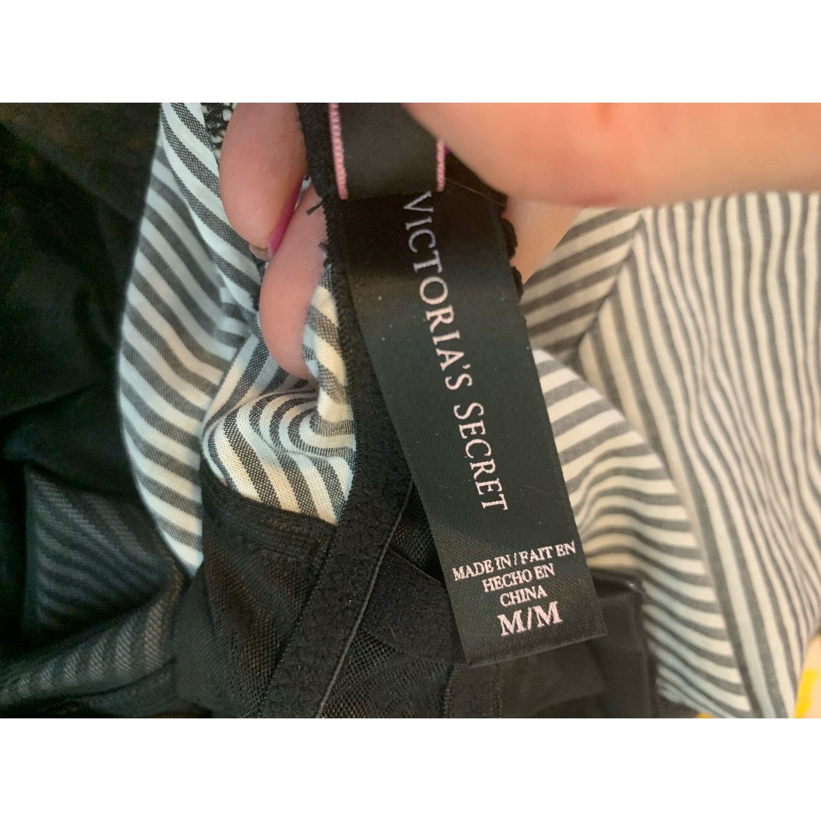 Victoria's Secret Victoria’s Secret black white color block slip size Medium Size ONE SIZE - 9 Thumbnail