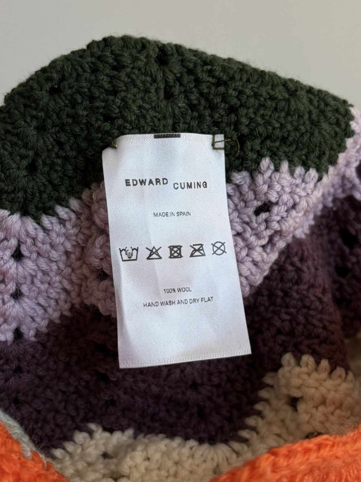 Edward Cuming Iconic Edward Cuming AW22 hand crochet gumnut beanie hat Size ONE SIZE - 4 Thumbnail
