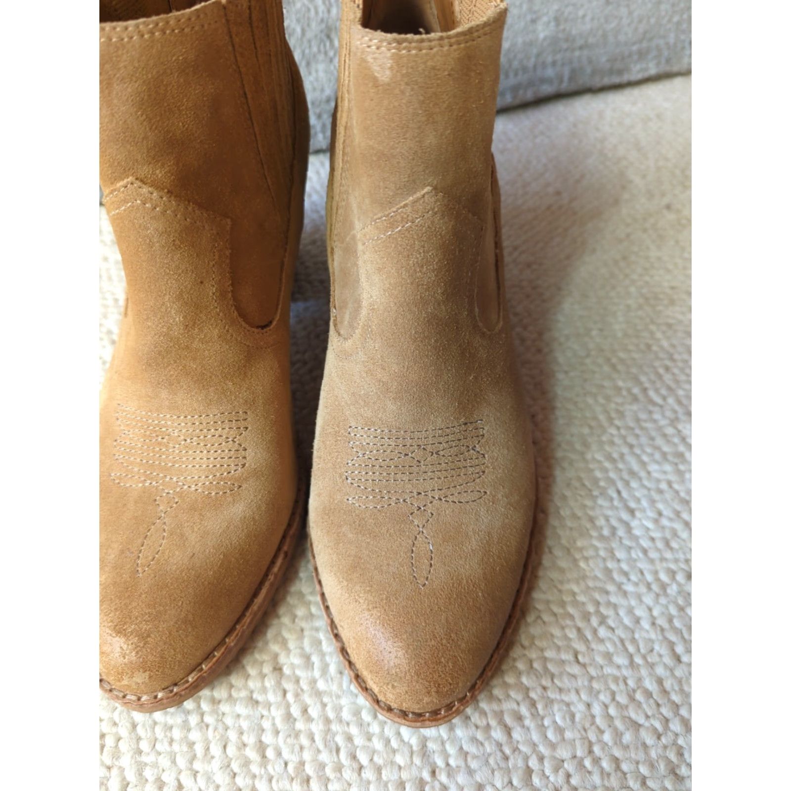 Dolce Vita Dolce Vita Boots Womens Tan Suede Western Cowgirl Ankle Bootie Size 7.5 Brown Pointed Toe Pull On Mid Heel Bohemian City Clubwear 7.5 Womens Boots Size US 8 / IT 38 - 3 Thumbnail