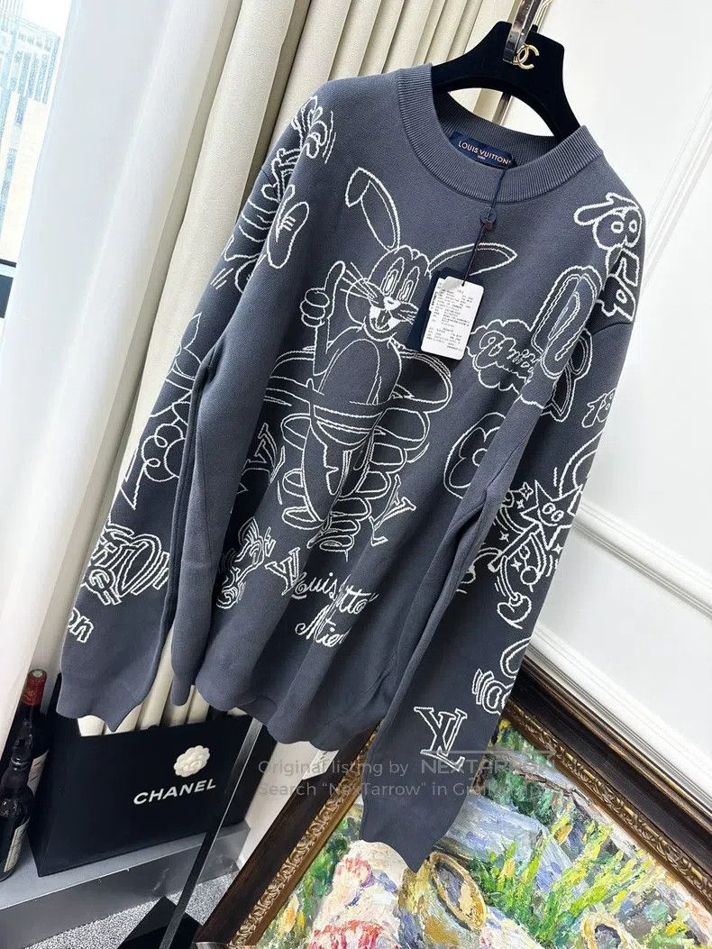 Louis Vuitton Louis Vuitton New Year Limited Bugs Bunny Pattern Grey Cre Size US XXL / EU 58 / 5 - 1 Thumbnail