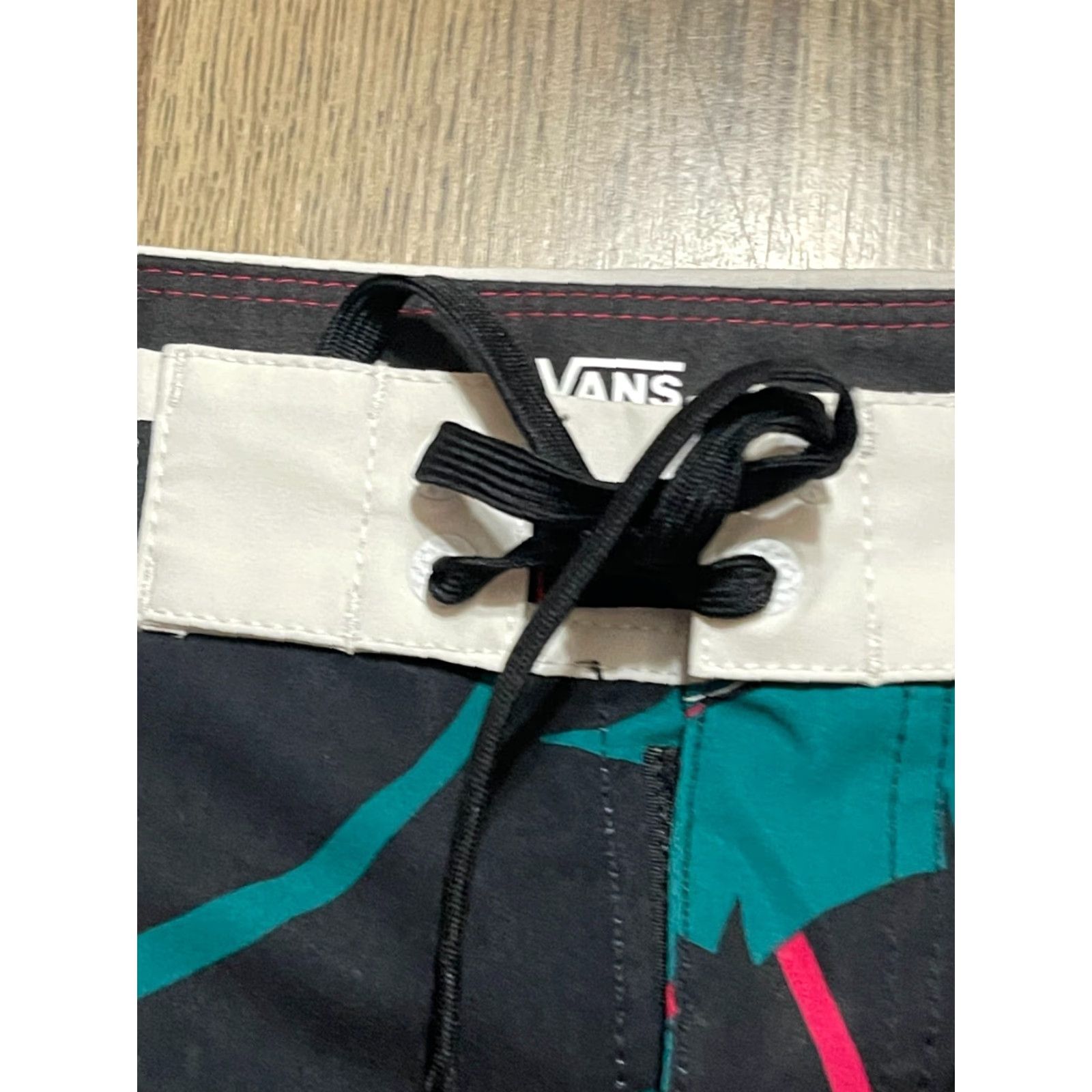 Vans VANS Shorts Men's 36 Black White Swim Trunks Drawstring Trunks Colorful Floral Pattern Multicolor 36 Mens Size US 36 / EU 52 - 6 Thumbnail