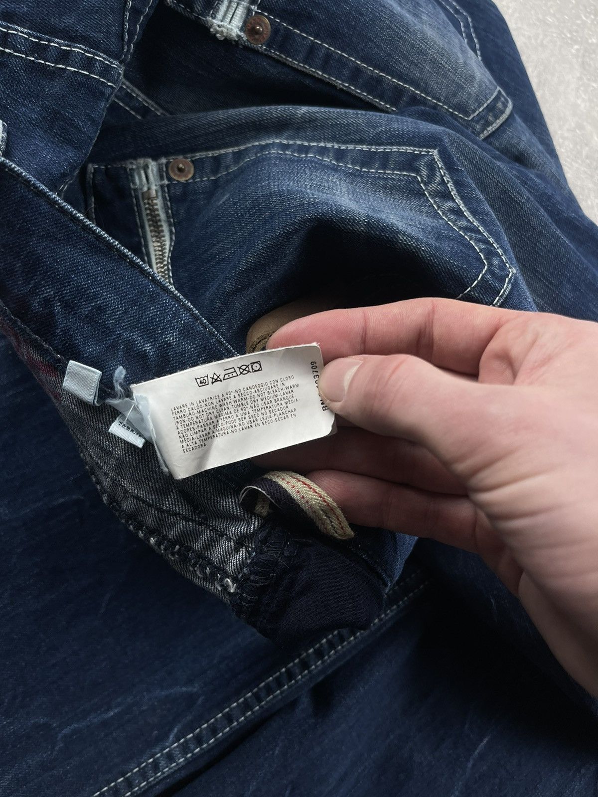 Armani Armani Jeans Vintage Indigo Blue Denim Zipper Pocket Jeans Size US 32 / EU 48 - 15 Thumbnail