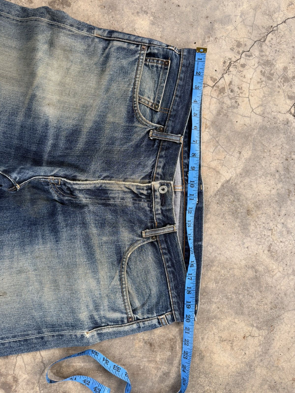 Japanese Brand VINTAGE JAPANESE FADED RIPPEP JEAN DENIM PANTS Size US 40 / EU 56 - 5 Thumbnail