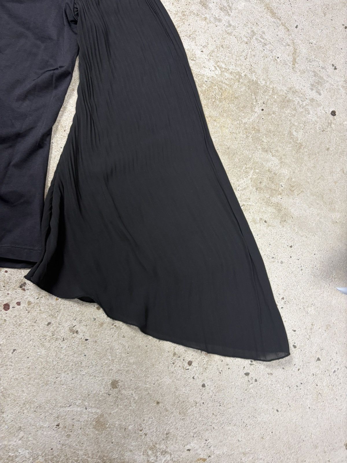 Roberto Cavalli Vintage 2007 Roberto Cavalli Black Flare Sleeves Pleated Top Size S / US 4 / IT 40 - 13 Thumbnail