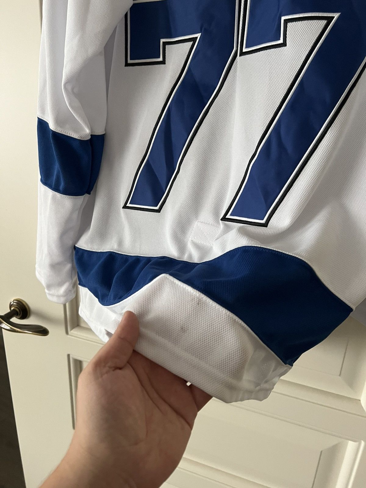 NHL Adidas NHL Tampa Bay Lightning #77 Hedman Jersey Size US XL / EU 56 / 4 - 21 Thumbnail