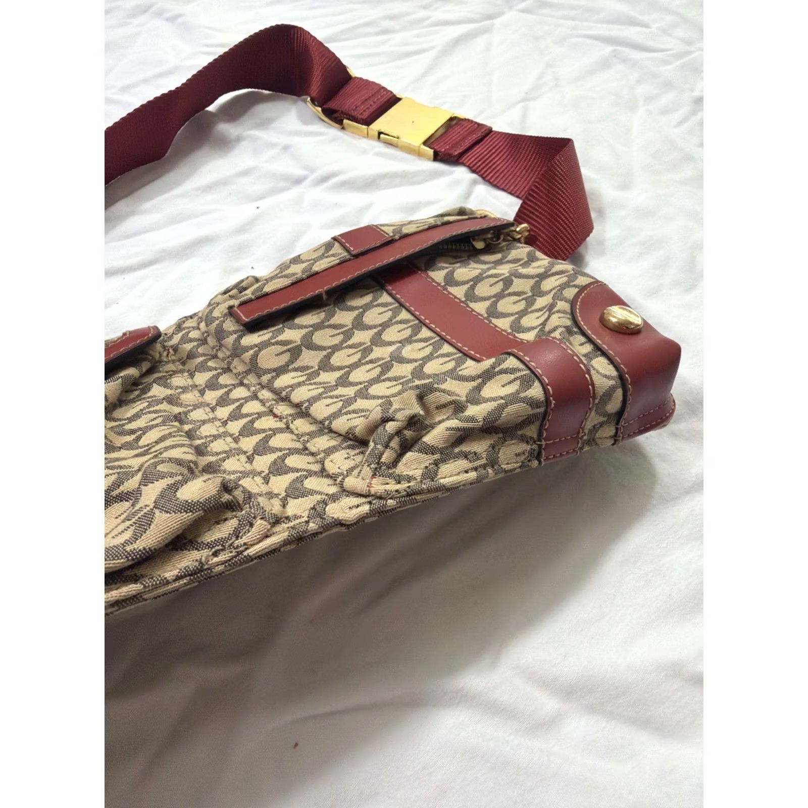 Guess VINTAGE GUESS Waist Bag Purse Beige Red Metal Clasp Zipper Pockets Belt Bag & Fanny Pack Women 12x6.5 Metallic Polyester Size ONE SIZE - 7 Thumbnail