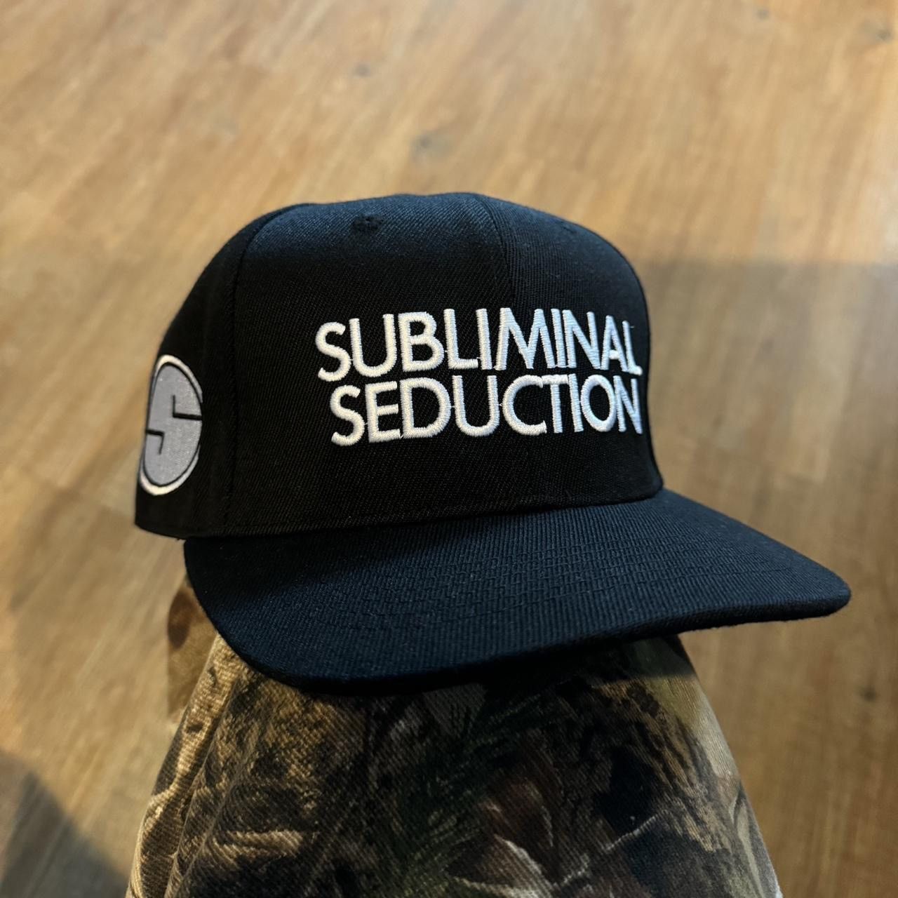 Other SATURNINE BY DESIGN SUBLIMINAL SEDUCTION SYNANON HAT Size ONE SIZE - 1 Thumbnail