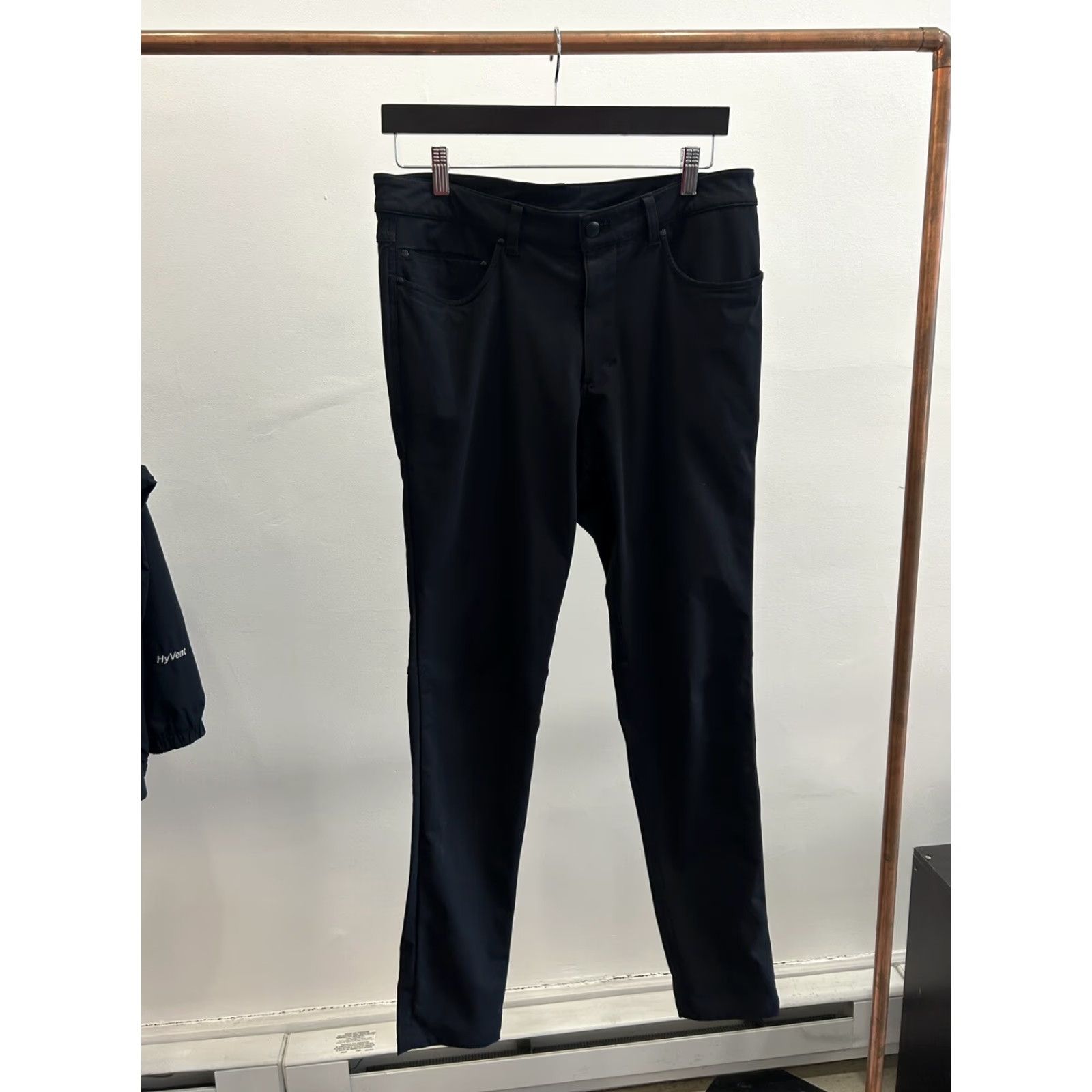 Lululemon VINTAGE Lululemon Slim Dress Pants Men Black 32 Inseam 32 Skinny 9.5 Rise Used MSR 00+ Mens Size US 32 / EU 48 - 2 Thumbnail