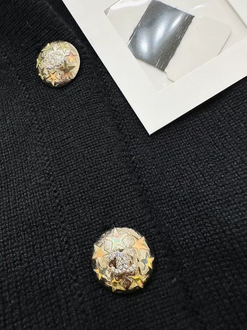 Chanel Chanel 24C gold sequin hat hooded black vest Size XS / US 0-2 / IT 36-38 - 4 Thumbnail