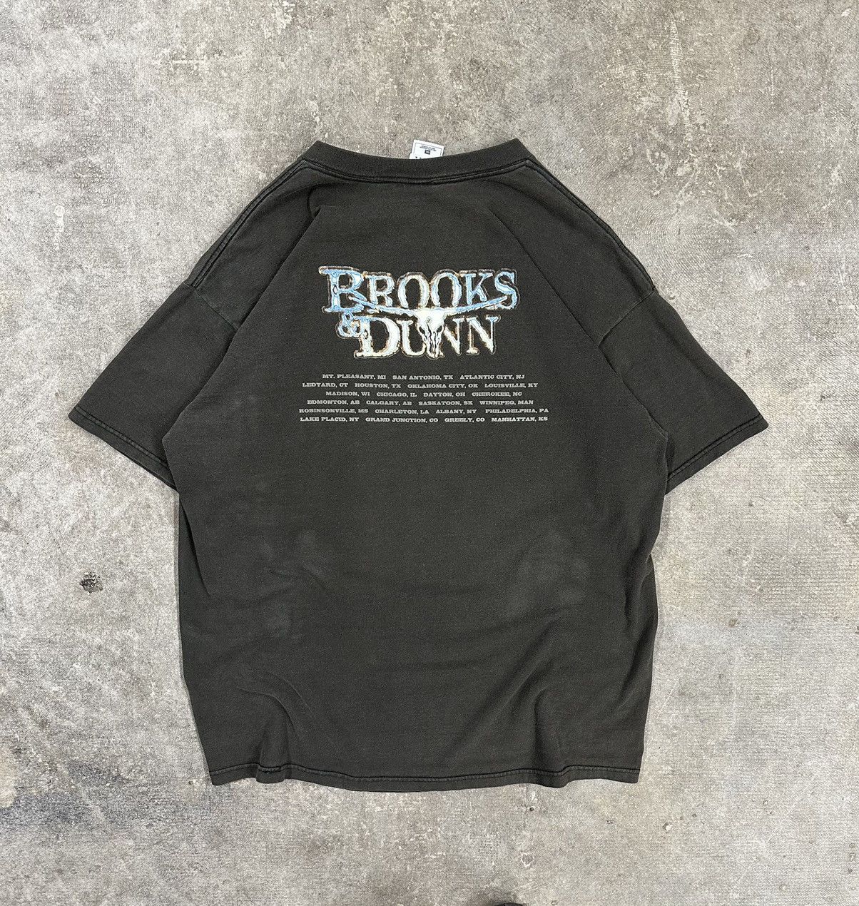 Band Tees Vintage 90s Brooks And Dunn Flames Country Band T-Shirt Size US XXL / EU 58 / 5 - 2 Thumbnail