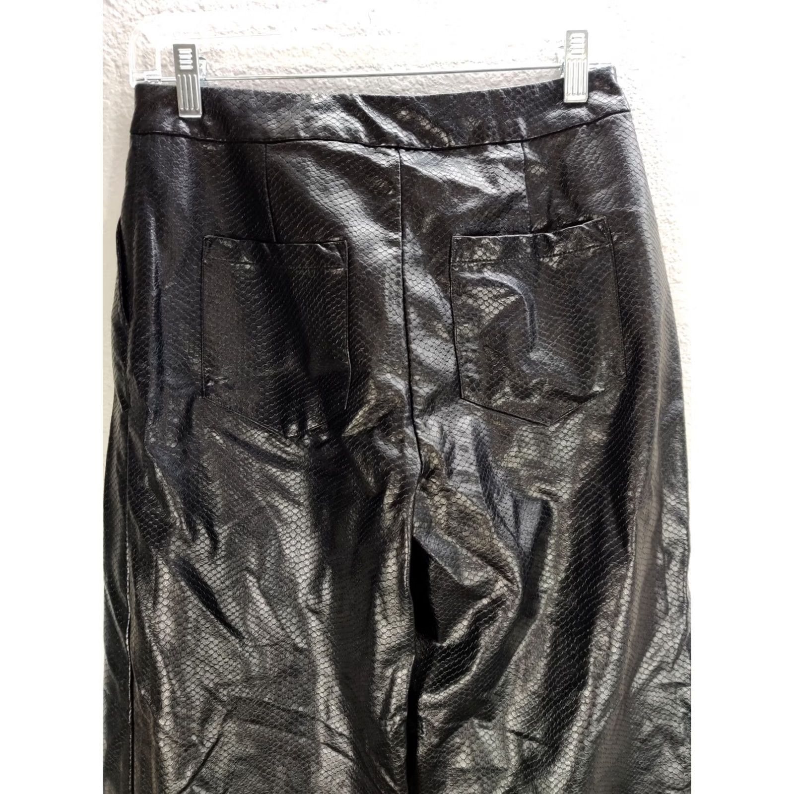 Vintage VINTAGE Women's Ichi Wide Leg Black Faux Leather Pants Side Pockets Casual Sz 36 Mens Womens Boys Girls Size 28" / US 6 / IT 42 - 6 Thumbnail