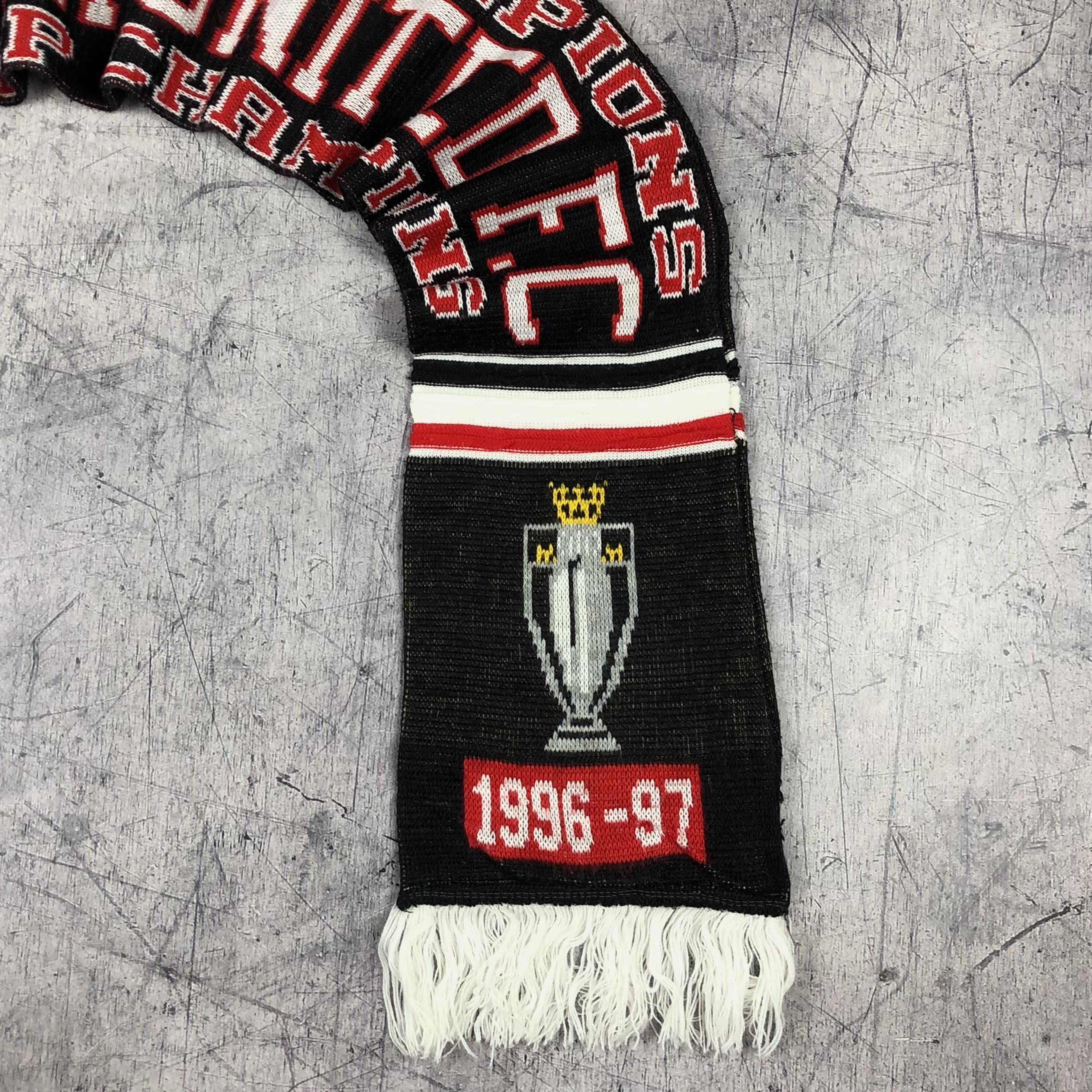 Vintage Manchester United FC 1996-1997 Premiership Scarf Flag Size ONE SIZE - 5 Thumbnail