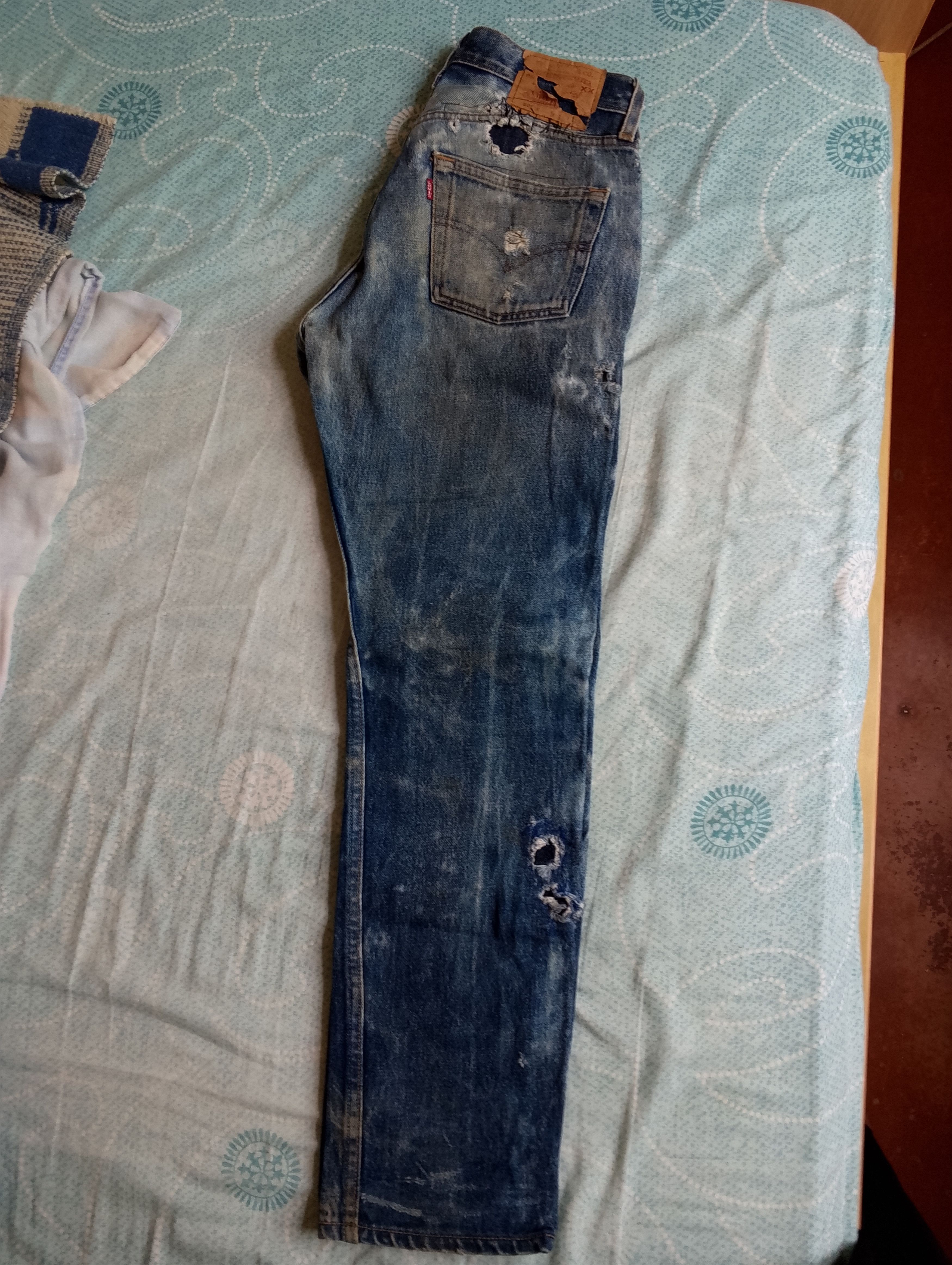 Levi's Vintage Clothing Vintage Thrashed Distressed Levi’s 501 Jeans Size US 31 - 4 Thumbnail