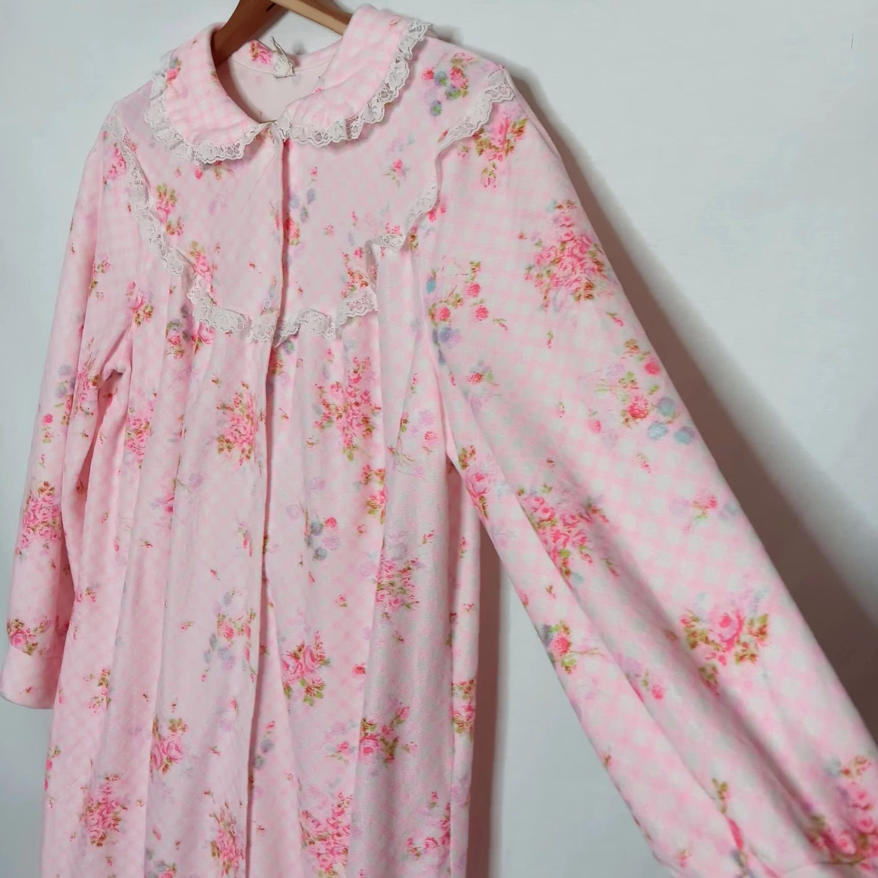 Pinko VINTAGE Philmaid Robe House Coat Large Pink Floral Gingham Lace Snap Grannycore Size ONE SIZE - 3 Thumbnail