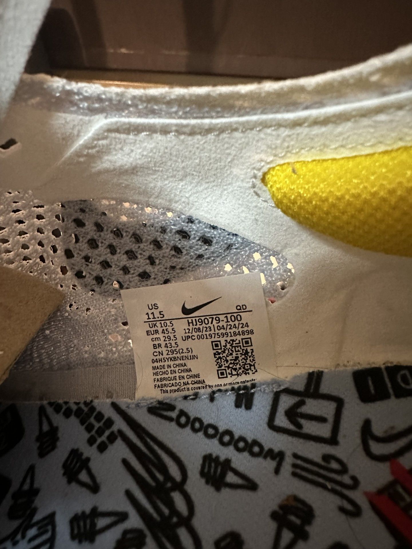 Nike Nike Vaporfly 3 Size US 11.5 / EU 44-45 - 6 Thumbnail