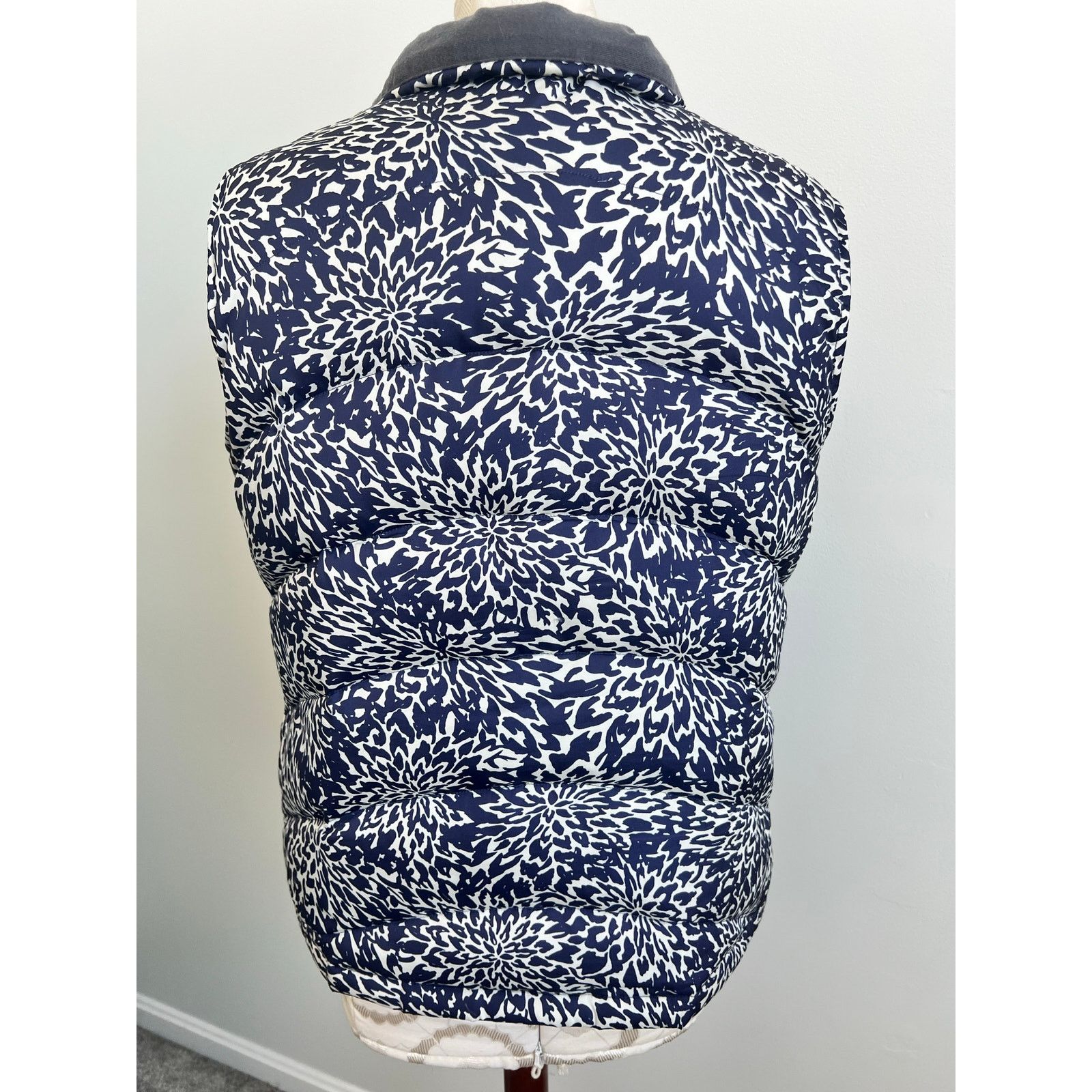 Lands' End Lands End Down Feather Floral Full Zip Puffer Vest Medium Size M / US 6-8 / IT 42-44 - 5 Thumbnail