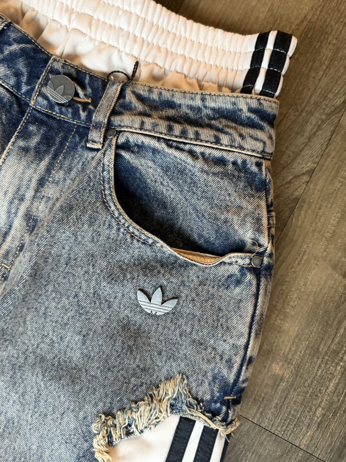 Adidas Adidas adilenum 5.0 deconstructed denim jeans Size 25" / US 0 / IT 36 - 6 Thumbnail